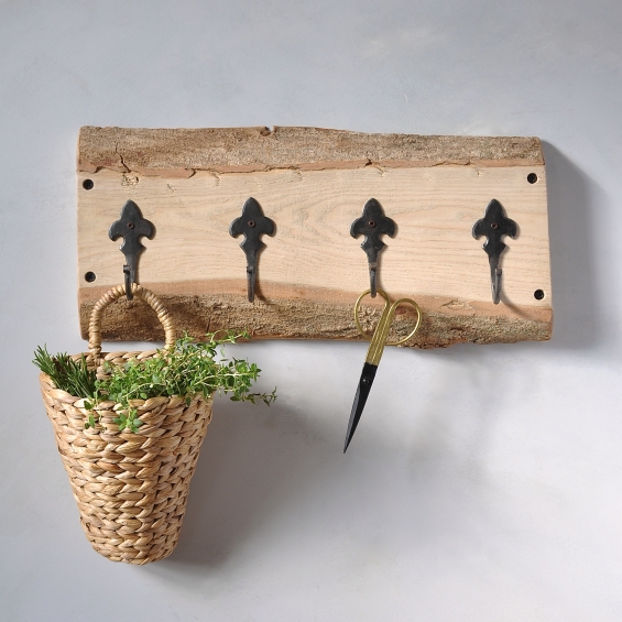 Country Cottage Fleur De Lis Hook