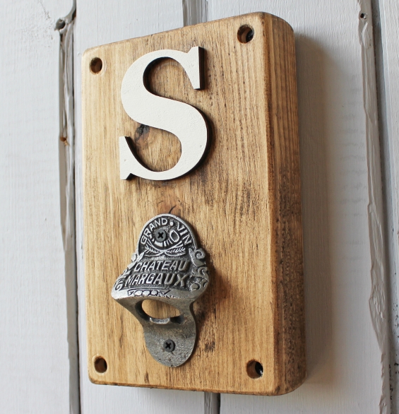 Bottle opener medium oak (Chateau Margaux) 